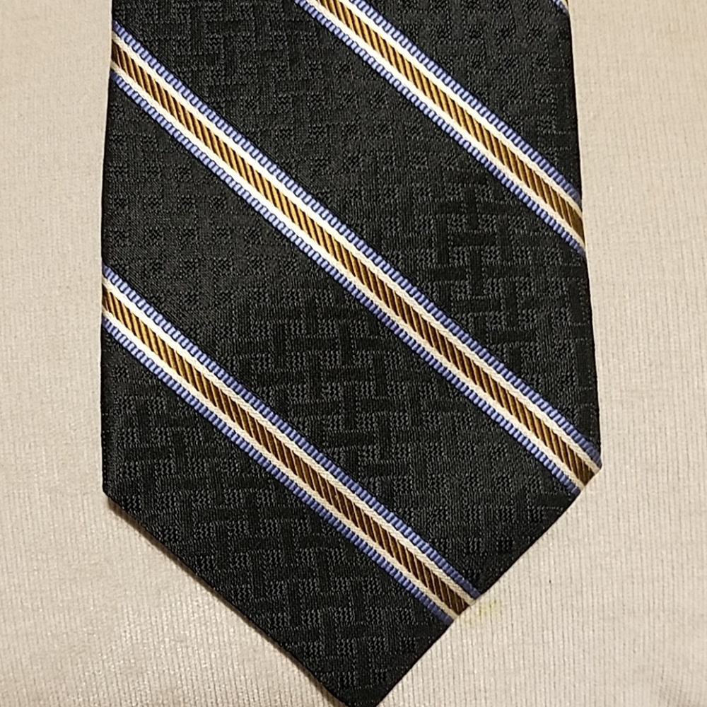 Hart Schaeffer marx tie